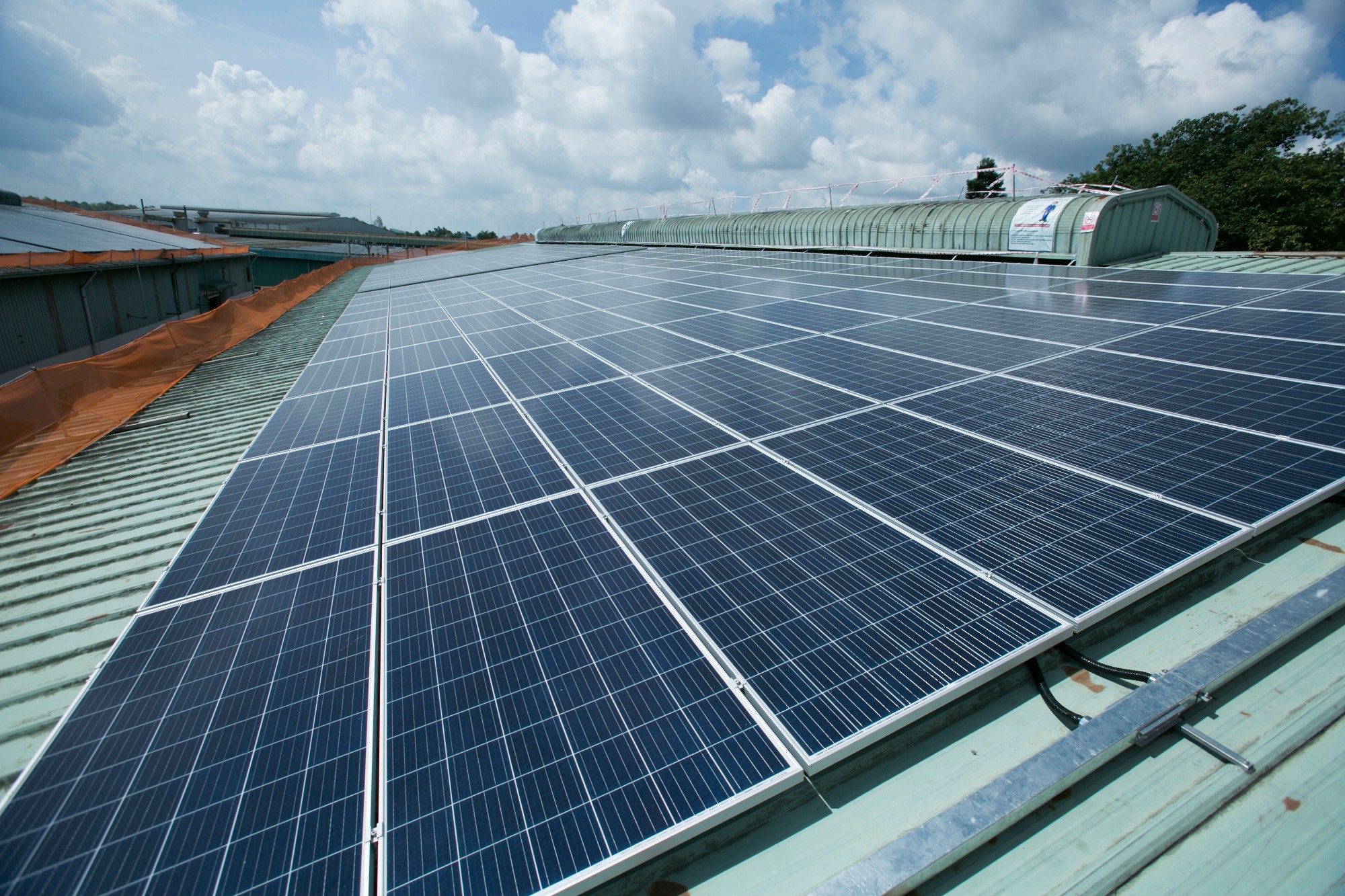 chi phí lắp đặt hệ thống solar nhà xưởng chi phí lắp đặt hệ thống solar nhà xưởng